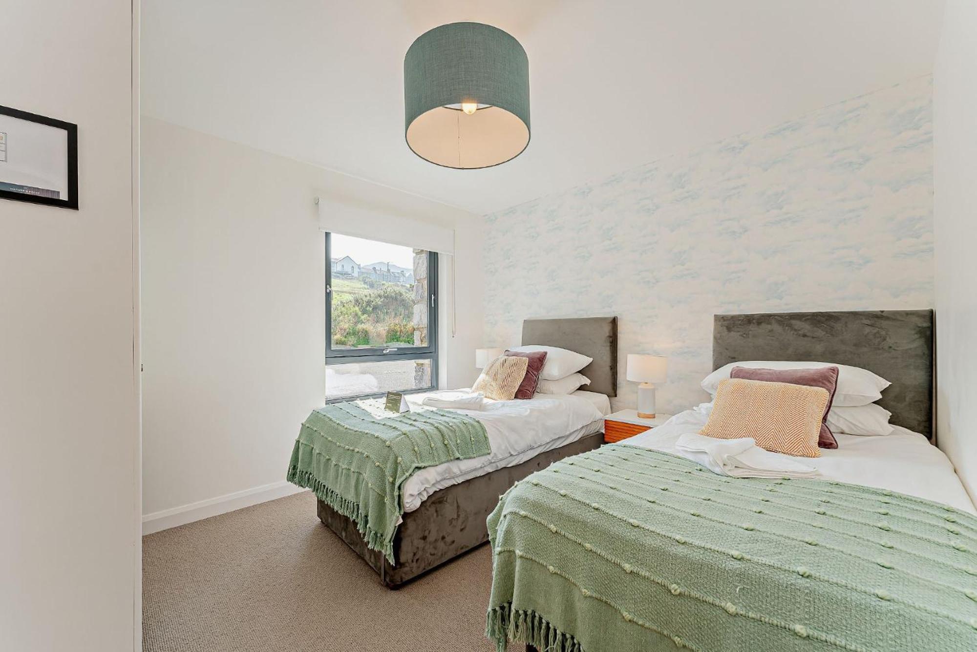 2 Bed Ground Floor Apartment - 11 Plas Pistyll Buitenkant foto